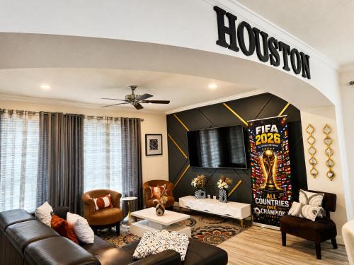 Southeast Houston Villa | Upscale Gateway, 10 min to NRG Stadium,Med Ct,HDT,