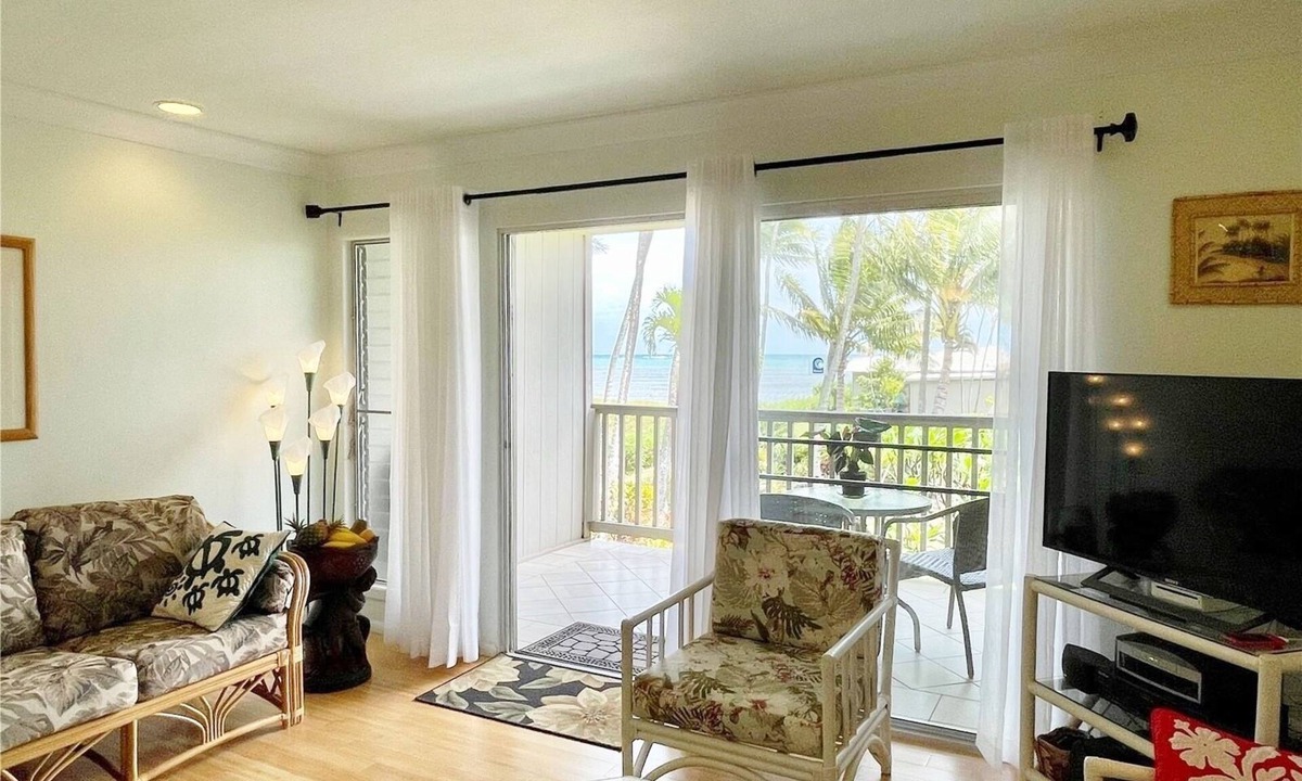 Ualapue Condo | View the Ocean & lush natural, tropical landscape of East Molokai.