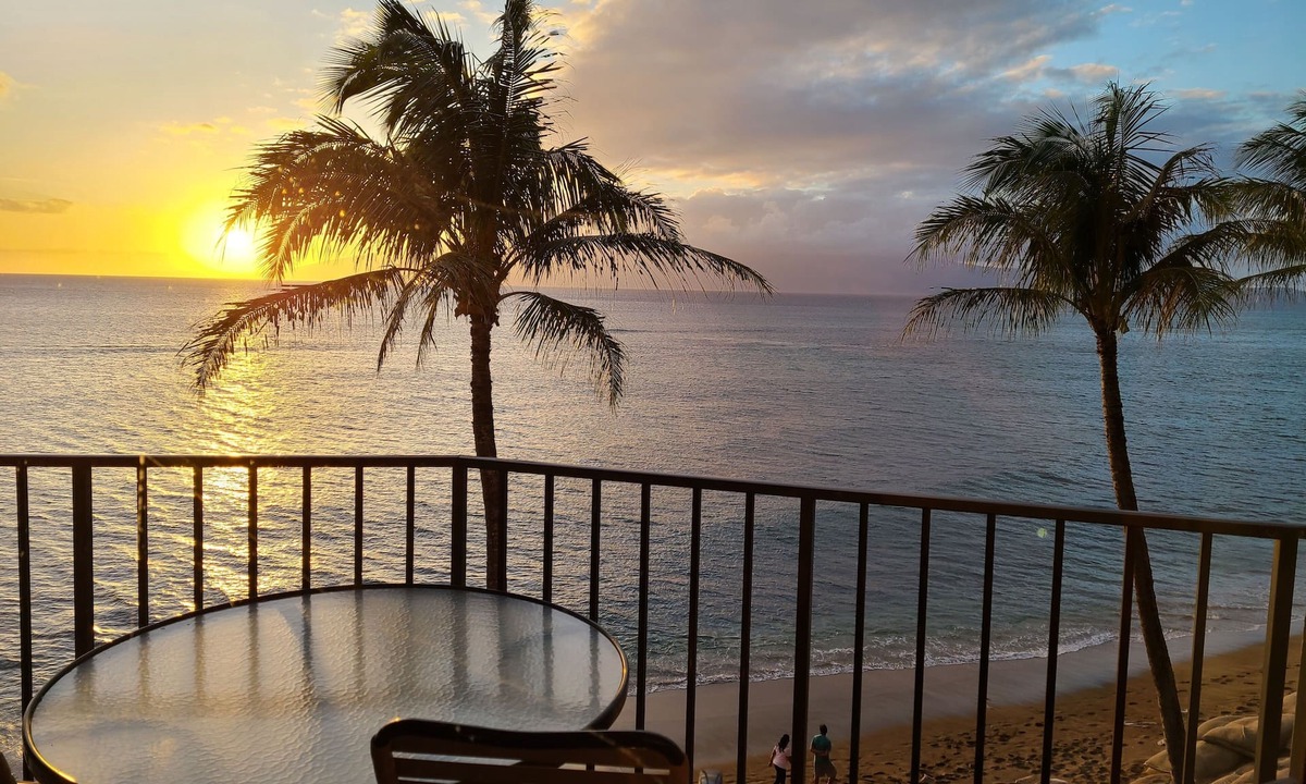 Kahana Condo | VIR #409 Upper West Maui Oceanfront Condo - Kahana