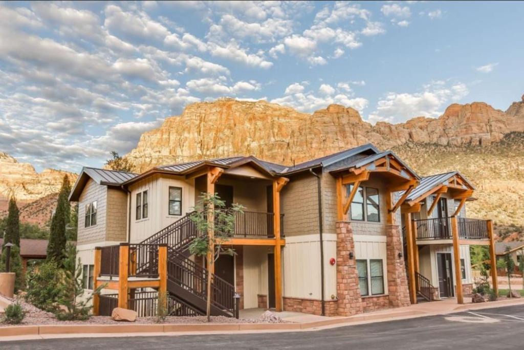 Zion National Park South Entrance House | Watchman Villas