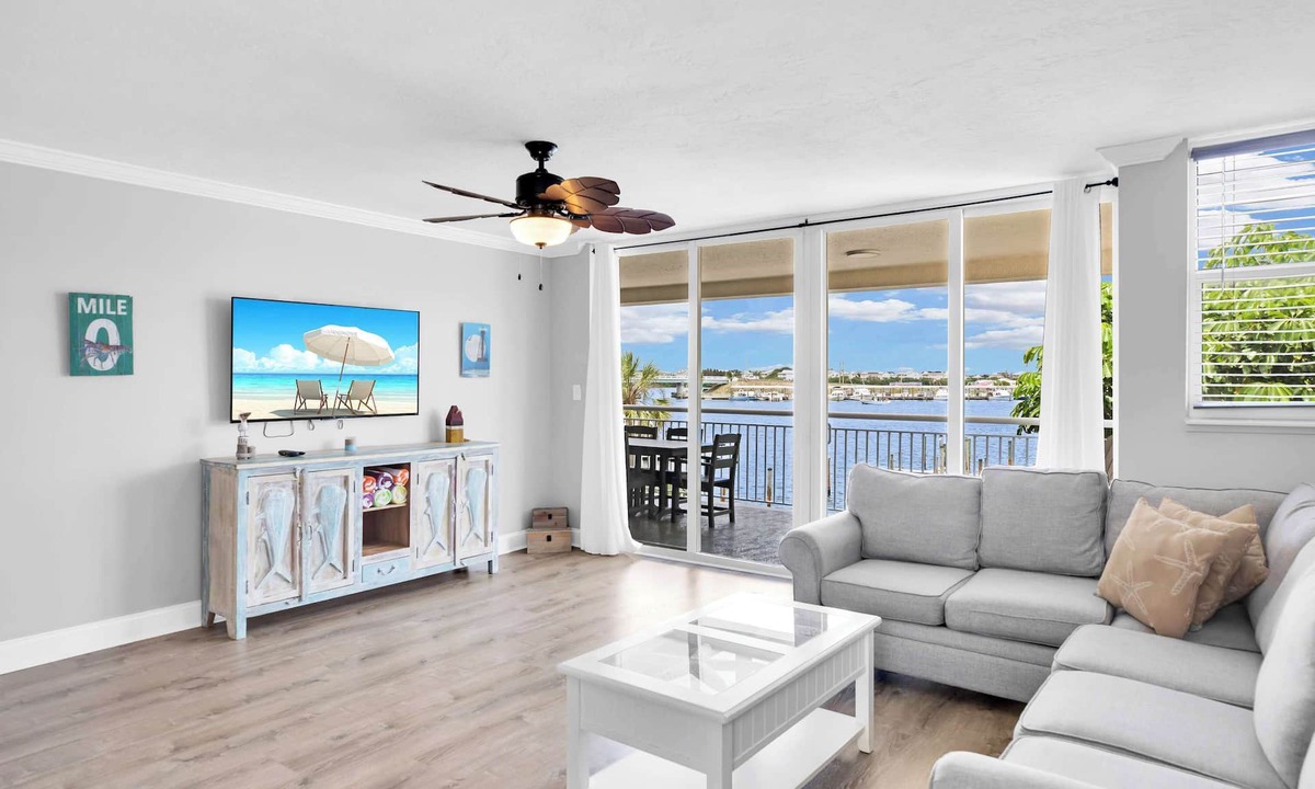 Meadows Condo | Waterfront Dock Pool Key West Near Duval