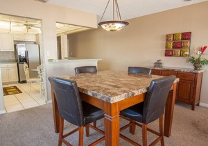 Beachfront Escape with Beach, Pool, Hot Tub & Corner Unit. Tickets Included to Top Attractions Daily