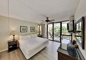 Modern Kamaole Sands Beach Condo with Pool, Hot Tubs & Private Balcony