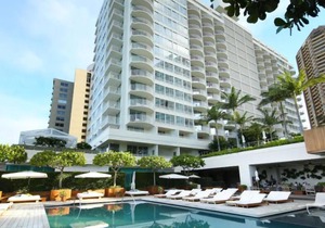 Near Beach Destination! 4 Great Units, Pools