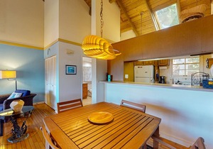 Oceanfront Studio w/Free WiFi, Lanai, & Shared Pool, Grills - Walk to the Beach