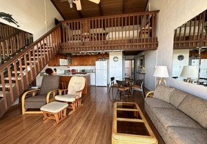 Paradise is Calling.Ocean View Penthouse in Kihei, Maui.Resort Zoned Condo
