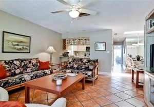 Pelican Cove 5 - Anna Maria Island - Condo 2 Bedroom/2 Bath beach side, maximum occupancy of 5 people.