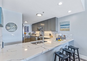 Sands of Kahana Penthouse Sandy Swimmable Beach Fully Remodeled Incredible View