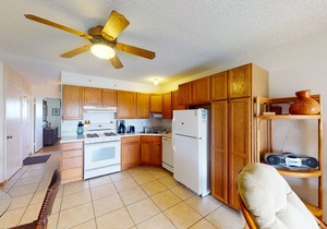 Tropical Paradise Condo w/Shared Tennis Court & Pool + Free WiFi and Water Views