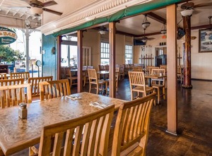 Pioneer Inn | Historic Lahaina Front Street