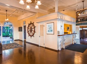 Pioneer Inn | Historic Lahaina Front Street