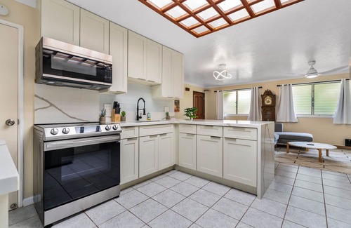Ewa House | 2BR Ewa - WiFi, A/C + Beach Access, Near Ko Olina