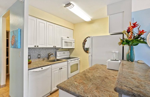 Historic Lahaina Front Street Apartment | 45 m² Studio flat ∙ 2 guests