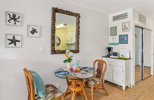 Historic Lahaina Front Street Apartment | 45 m² Studio flat ∙ 2 guests