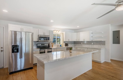 Wahiawa House | 4BR Wahiawa - Upto 8, WiFi, AC + Beach, Surf, Hike