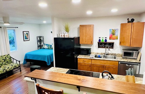 Historic Kailua Village House | Downtown Kailua Kona Inn