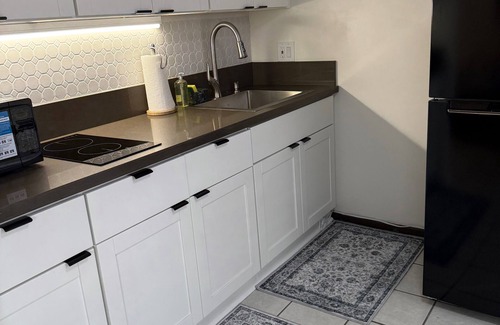 Ala Moana Apartment | Enjoy this newly renovated beautiful and spacious studio located near Waikiki.