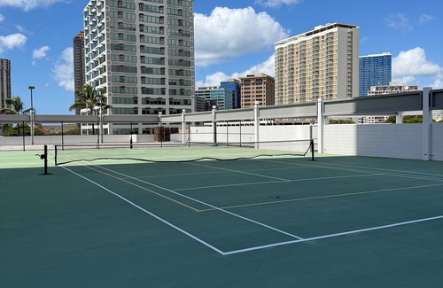 Ala Moana Apartment | Enjoy this newly renovated beautiful and spacious studio located near Waikiki.