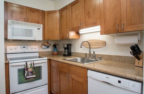 Kahana Condo | Escape To Maui! Beautiful 1 Bedroom With Amazing Ocean Views