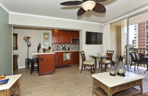 Waikiki Condo | Fresh Contemporary/Hawaiian Decor w/AC, Washer/Dryer, Wi-Fi, Pool, Parking!