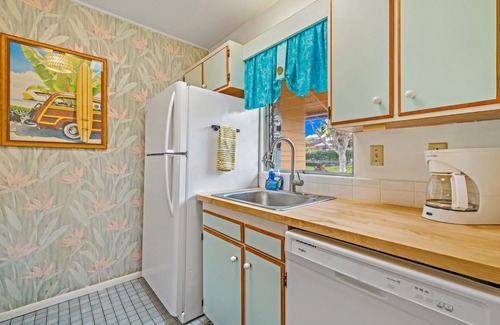 Historic Lahaina Front Street House | Great Value, 2-Bedroom on beautiful greenbelt Puamana #80-3, AC, pool.