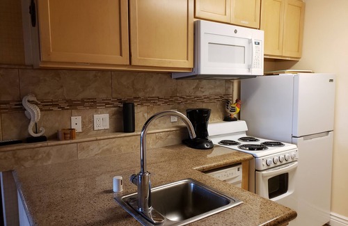 Princeville Apartment | Hanalei Bay RESORT 2312 295.00 11/7-11/13 BlowOutSaleBeachFront 10 Star Reviews!