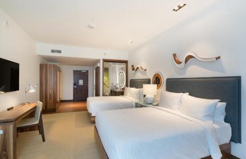 Waikiki Resort | Hyatt Centric Waikiki Beach