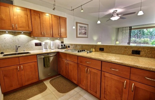 Kahana Condo | Kahana Villa E-210 - Affordable Maui Location - Free Activities - Walk to 'S' Turns Beach