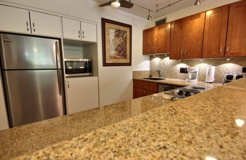 Kahana Condo | Kahana Villa E-210 - Affordable Maui Location - Free Activities - Walk to 'S' Turns Beach