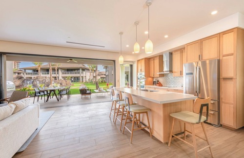 Honokowai Villa | KLVR welcomes you to Honua Kai Luana 11B Oceanfront Resort Resort and POOL view