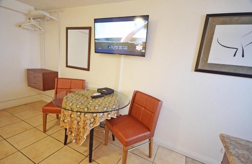 Waikiki Apartment | Kuhio Village 1201R Newly Renovated Waikiki Stay
