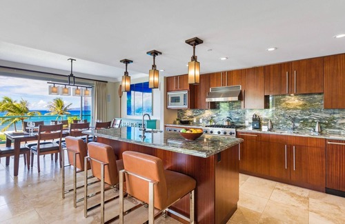 Kaanapali Condo | Maui Resort Rentals Dream Collection: Honua Kai Hokulani 202 – Direct Ocean Front 3BR w/B.B.Q on Wrap Around Balcony
