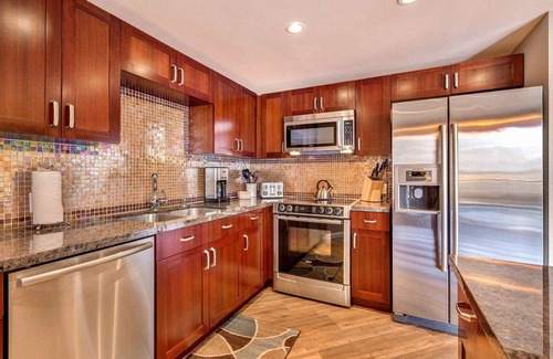 Honokowai Condo | Maui Resort Rentals: Honua Kai Konea 331 - Large Upgraded Studio w/Lush Courtyard and Peek-a-boo Ocean Views