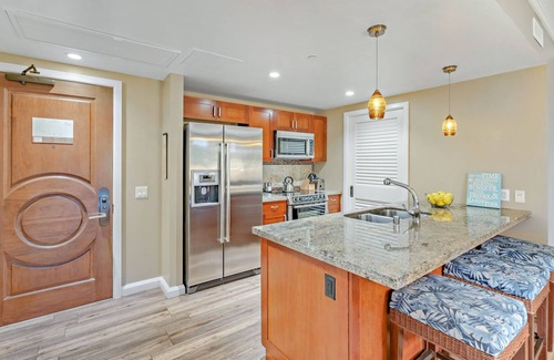 Honokowai Condo | Maui Resort Rentals: Honua Kai Konea 444 – Extra Large Upgraded 1BR w/Gorgeous Partial Ocean Views!