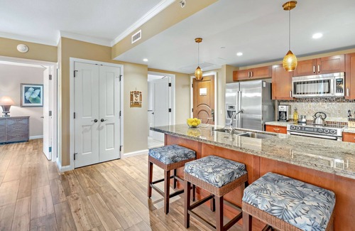 Honokowai Condo | Maui Resort Rentals: Honua Kai Konea 444 – Extra Large Upgraded 1BR w/Gorgeous Partial Ocean Views!