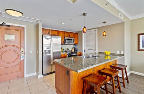 Kaanapali Condo | Maui Resort Rentals: Honua Kai Hokulani 608 - 6th Floor 1BR w/Partial Ocean & Mountain Views!