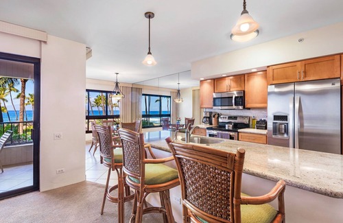 Kaanapali Condo | Maui Resort Rentals: Ka'anapali Ali'i 432 - Deluxe Oceanview Interior Courtyard