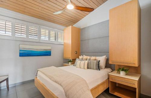Napili House | Napili Shores H262 · NS H262 BeachFront Condo Ocean Views Pool H