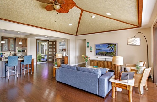 Keauhou House | Spectacular Home on the Golf Course with Private Pool