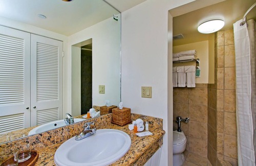 Waikiki Hotel | The Equus
