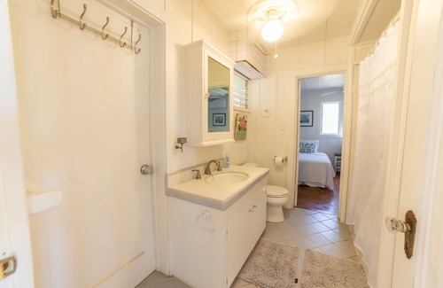 Lanikai House | The Kai Hale - Cozy Lanikai Beachfront Cottage
