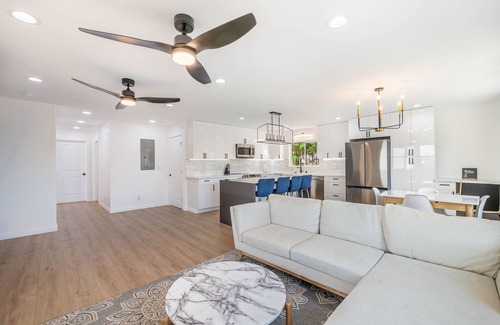 Kaimuki House | Waikiki and Diamond Head Views with Stunning 5Bed/4Bath