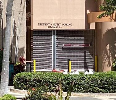 McCully - Moiliili Apartment | 01 FREE Parking 10 min beach 2br-Waikiki Ala Moana