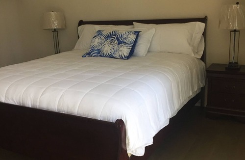 Kaka'ako Condo | 2/2 Park lane 30 days minimum