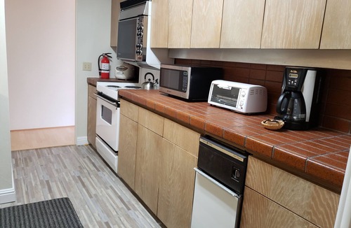 McCully - Moiliili Condo | 2 Bed 2 Bath Condo - Stunning Ocean views, Spacious, Clean and Comfortable