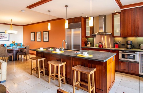 Ko Olina Condo | 2 Bed, 2 Bath Ocean and Pool View Penthouse (O1001)