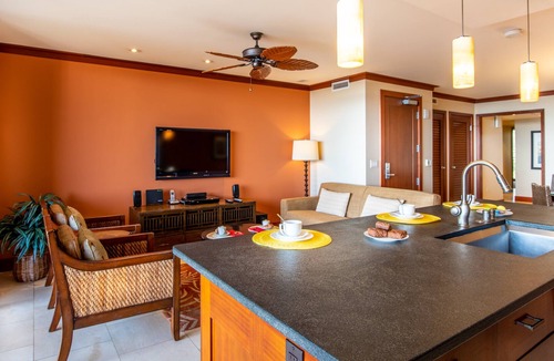 Ko Olina Condo | 2 Bed, 2 Bath Ocean and Pool View Penthouse (O1001)