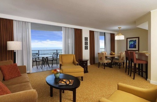 Waikiki Resort | 2 Bed, 2 Bath Ocean View or ocean front - Lagoon Tower HGVC Hawaiian Village