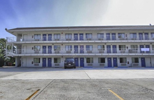Camp Hill Apartment | 2 Full Beds with Refrigerator