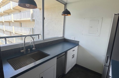 Waikiki Condo | 21FL Studio Condo in the heart of Waikiki with free parking
